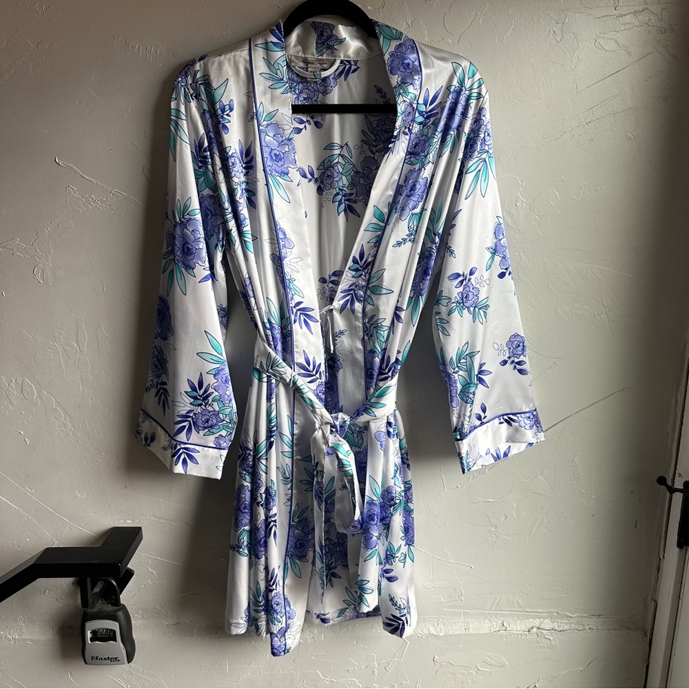 Whimsical Floral Satin Robe Morgan Taylor Intimates Loungewear Wedding Sz S/M‎